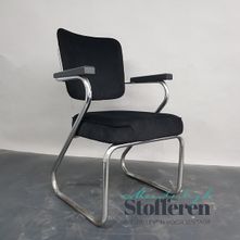 Fana Schuitema paperclip stoel